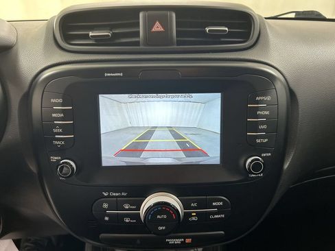 Used 2019 Kia Soul + FWD image 15