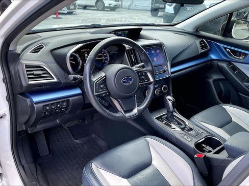 Used 2022 Subaru Crosstrek Hybrid AWD/4WD image 2