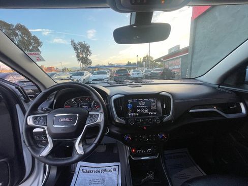 Used 2018 GMC Terrain SLT w/ Preferred Package image 10