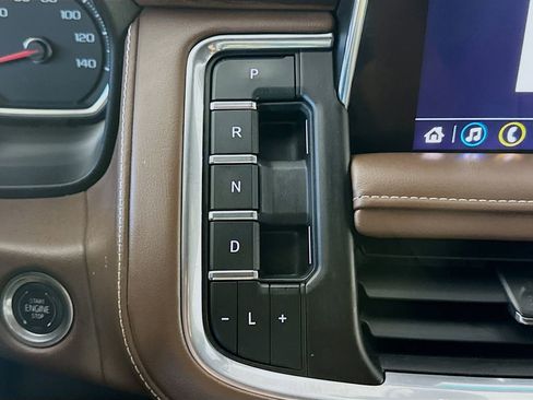 Used 2021 Chevrolet Tahoe High Country w/ Premium Package AWD/4WD image 16