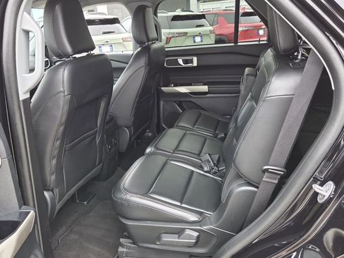Used 2023 Ford Explorer XLT w/ Equipment Group 202A image 12