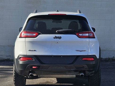 Used 2017 Jeep Cherokee Trailhawk AWD/4WD image 4