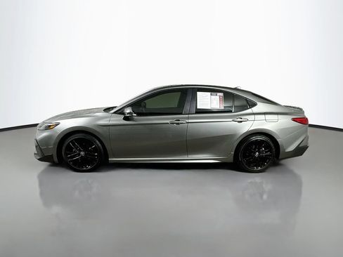 Used 2026 Toyota Camry SE FWD image 5