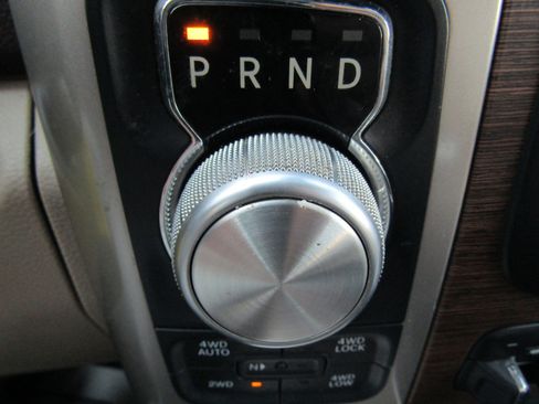 Used 2017 RAM 1500 Laramie image 38