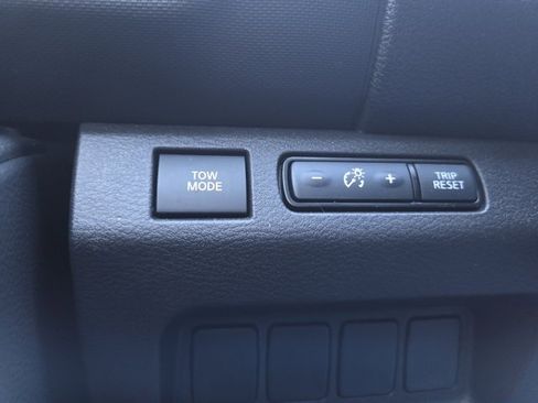 Used 2024 Nissan Frontier PRO-4X w/ Off-Road Protection Package image 15