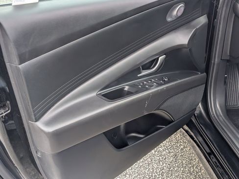 Used 2025 Hyundai Elantra SEL image 16