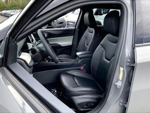 Certified 2024 Jeep Compass Limited AWD/4WD image 8