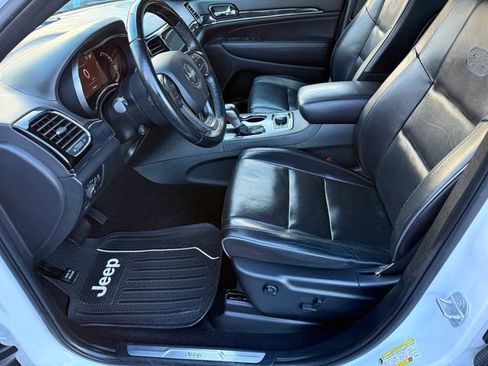 Used 2020 Jeep Grand Cherokee Overland image 14