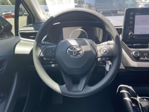Used 2022 Toyota Corolla LE FWD image 12