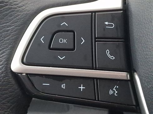 Certified 2025 Toyota Sienna XLE FWD image 24