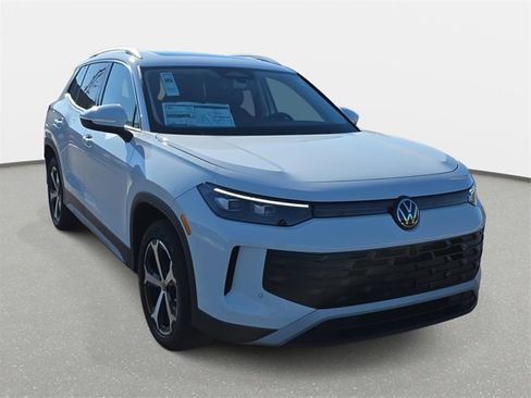 New 2026 Volkswagen Tiguan SE image 3