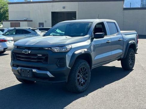 Used 2024 Chevrolet Colorado Trail Boss w/ Advanced Trailering Package AWD/4WD image 9