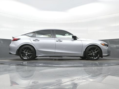 Used 2025 Honda Civic Sport image 32