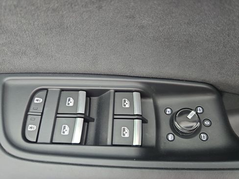 Used 2023 Audi RS Q8 AWD/4WD image 28