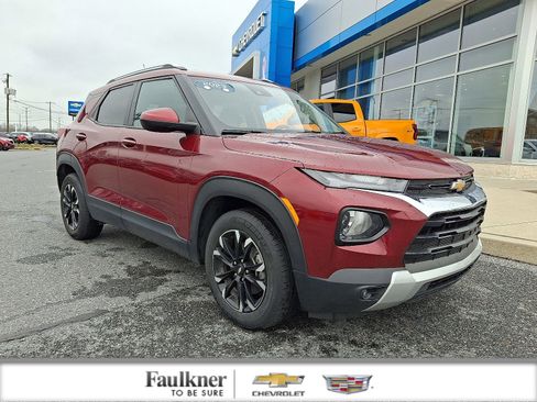 Certified 2023 Chevrolet TrailBlazer LT FWD image 1