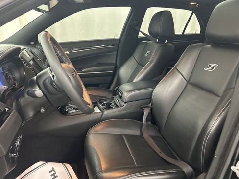 Used 2023 Chrysler 300 S w/ Comfort Group image 9