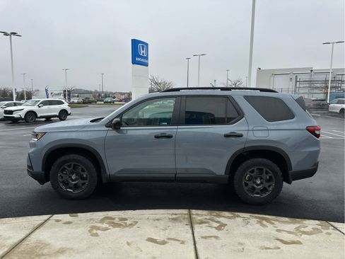 New 2025 Honda Pilot TrailSport image 3