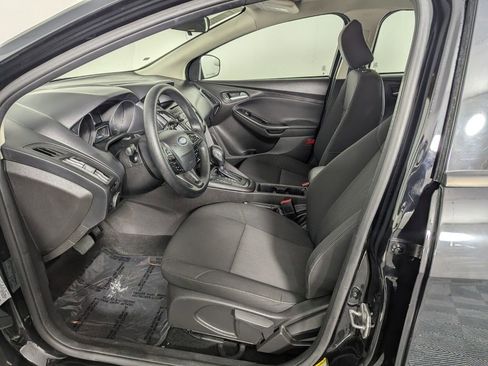 Used 2017 Ford Focus SE image 9