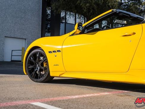 Used 2014 Maserati GranTurismo Sport RWD image 27