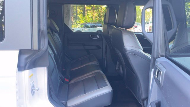 Used 2025 Ford Bronco Outer Banks AWD/4WD image 13