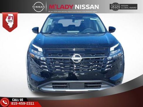 New 2026 Nissan Pathfinder SL image 2