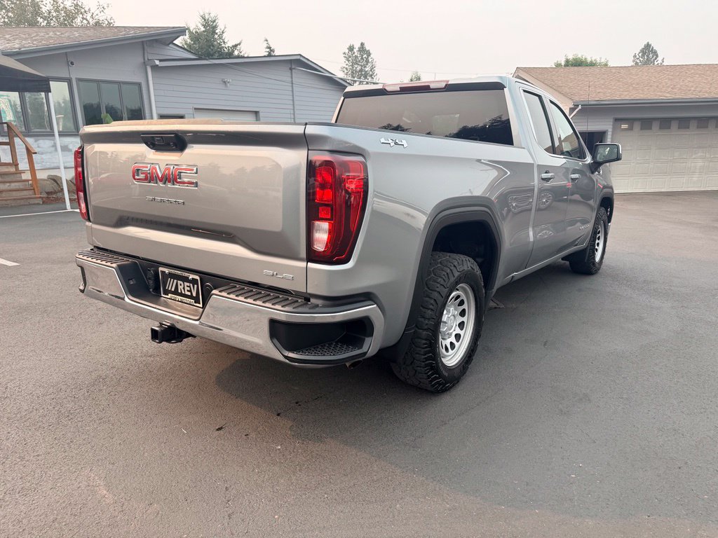 Used 2023 GMC Sierra 1500 SLE w/ Enhanced Capability Package AWD/4WD image 5