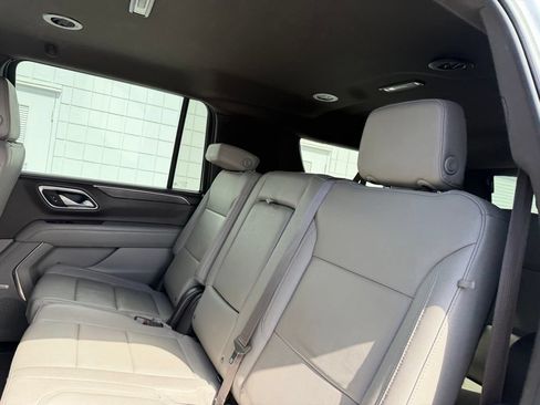 Used 2024 Chevrolet Suburban LT RWD image 19