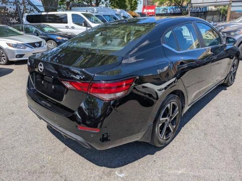 Used 2024 Nissan Sentra SV w/ SV Premium Package image 6