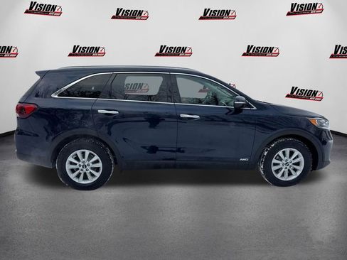 Used 2020 Kia Sorento LX w/ LX I4 Convenience Package image 4