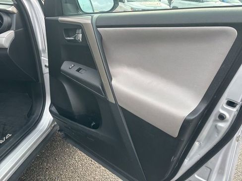 Used 2015 Toyota RAV4 XLE image 9