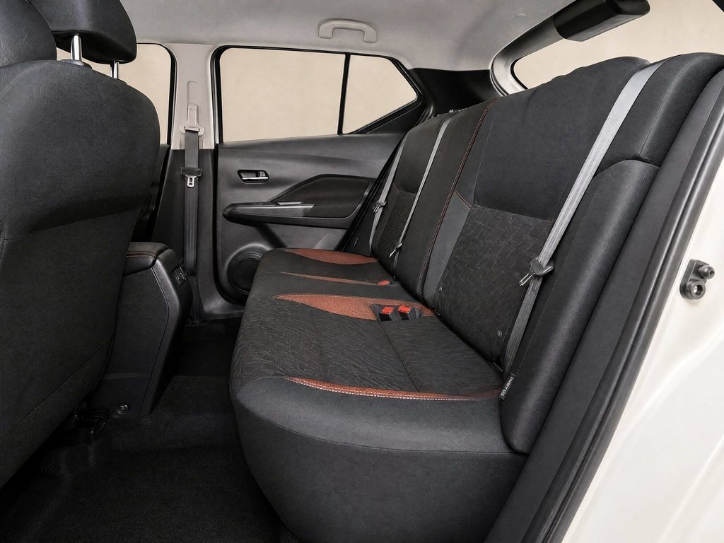 Used 2023 Nissan Kicks SV FWD image 10
