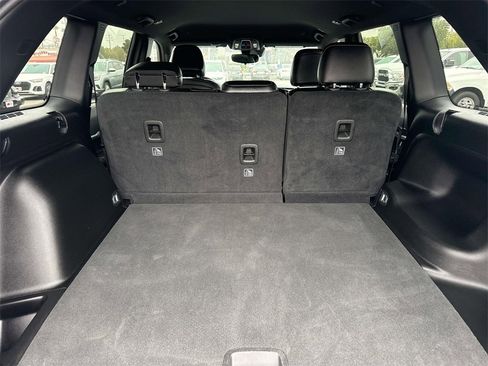 Used 2024 Jeep Grand Cherokee Limited image 8