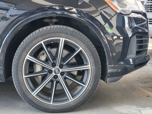 Used 2020 Audi Q7 3.0T Premium Plus w/ Premium Plus Package AWD/4WD image 4