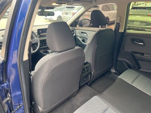 Certified 2023 Nissan Rogue SV image 9