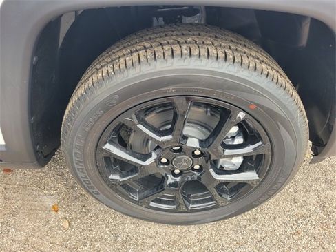 New 2026 Jeep Compass Latitude image 18