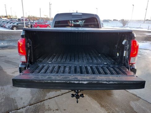 Used 2017 Toyota Tacoma TRD Sport image 16