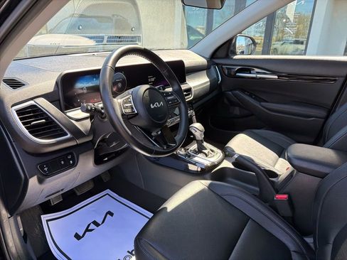 Used 2025 Kia Seltos EX w/ EX Sunroof Package image 26
