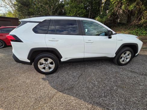 Used 2021 Toyota RAV4 LE AWD/4WD image 7