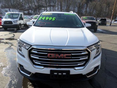 Used 2022 GMC Terrain SLT w/ Infotainment Package II image 4