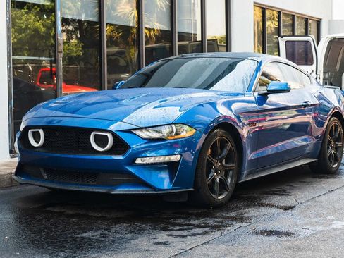 Used 2018 Ford Mustang GT w/ Black Accent Package RWD image 2