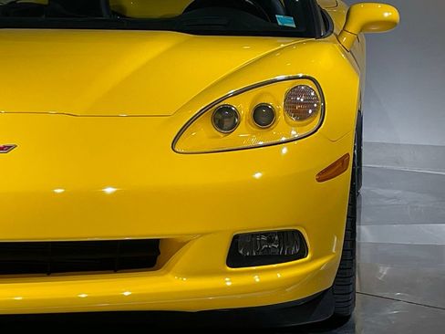 Used 2005 Chevrolet Corvette Convertible w/ Preferred Equipment Group RWD image 4