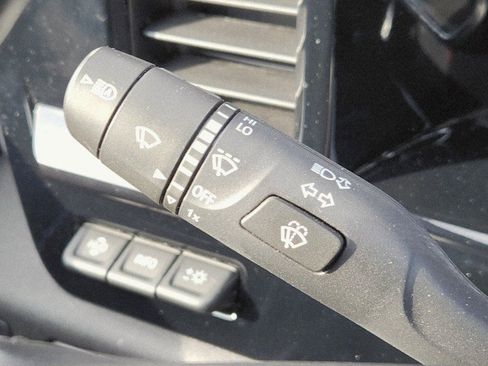 Used 2025 Chevrolet Silverado 2500 ZR2 w/ Technology Package image 46