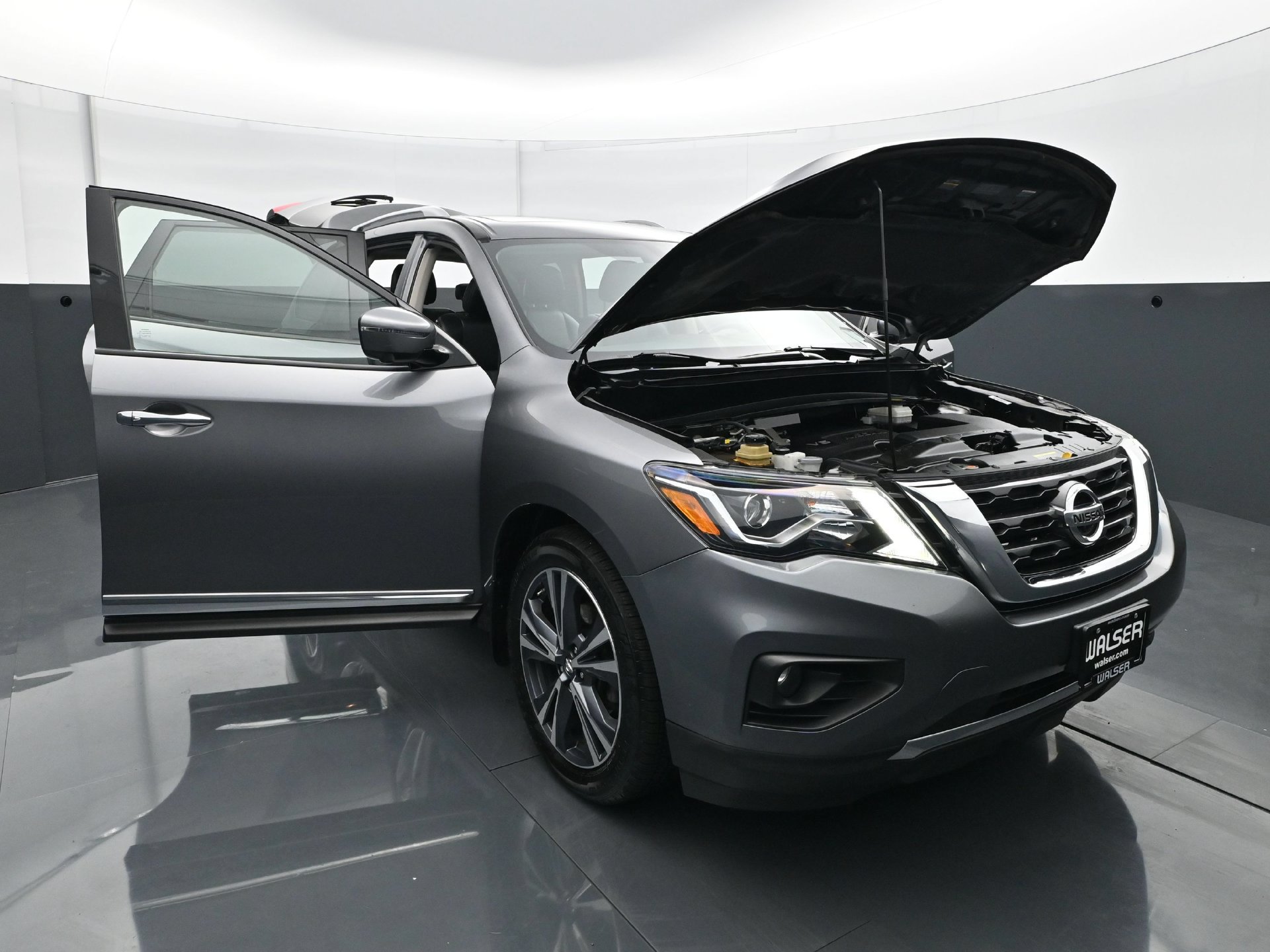 Used 2019 Nissan Pathfinder Platinum AWD/4WD image 42