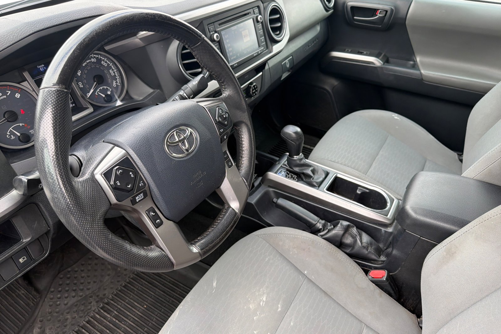 Used 2018 Toyota Tacoma SR5 RWD image 12