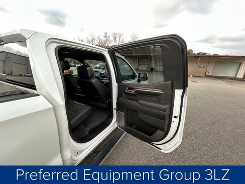 Used 2022 Chevrolet Silverado 1500 High Country w/ High Country Premium Package image 20