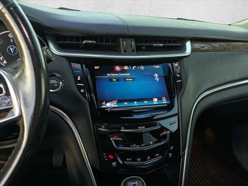 Used 2013 Cadillac XTS Premium image 10