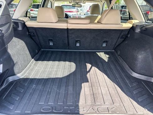 Used 2016 Subaru Outback 3.6R Limited AWD/4WD image 22