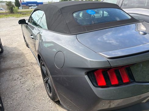 Used 2025 Ford Mustang Premium RWD image 9
