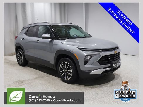 Used 2025 Chevrolet TrailBlazer LT AWD/4WD image 1
