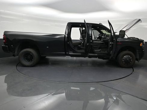 Used 2024 RAM 3500 Big Horn w/ Night Edition AWD/4WD image 32